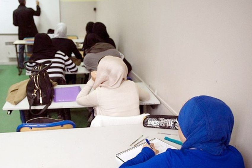 Abaya Dilarang, Sekolah Prancis Tolak Puluhan Anak Perempuan Berbusana Muslim