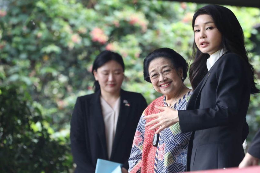 Ibu Negara Korsel Menikmati Kunjungan ke Istana Batu Tulis Bogor
