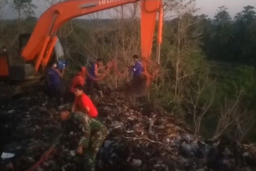 Kebakaran TPA Tondong, Warga Sinjai Panik Bau Sampah Menyengat