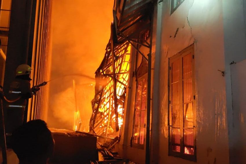 Petugas Pemadam Kebakaran Berhasil Lokalisasi Kobaran Api di Museum Nasional