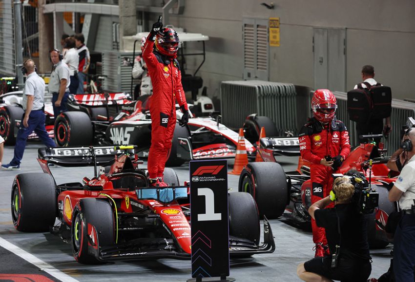 Carlos Sainz Rebut Pole Position di F1 GP Singapura 2023