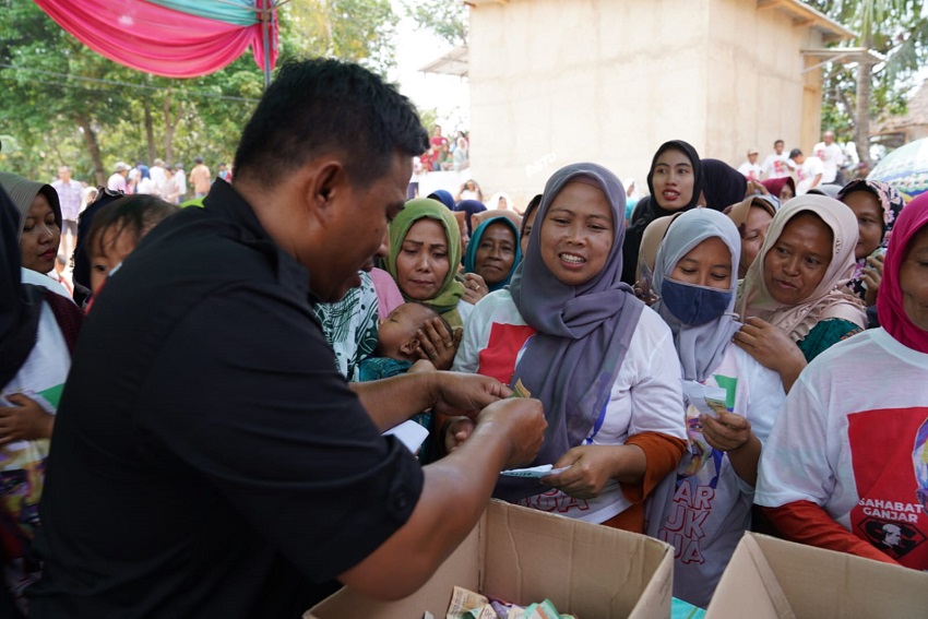 Bazar Murah Sahabat Ganjar di Lampung Selatan Diserbu Emak-emak
