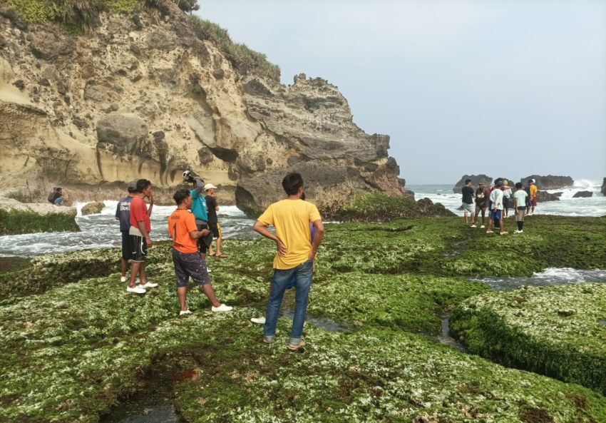 Cari Rumput Laut, Warga Caringin Garut Hilang Terseret Ombak