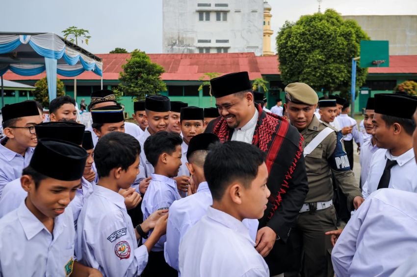 Wali Kota Medan Bobby Nasution: Santri Menjadi Contoh Menjunjung Tinggi Nilai Kebaikan Toleransi dan Persaudaraan