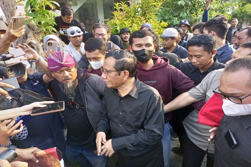 Mahfud MD Ajak Relawan Selamatkan Indonesia dari Ancaman Pembusukan