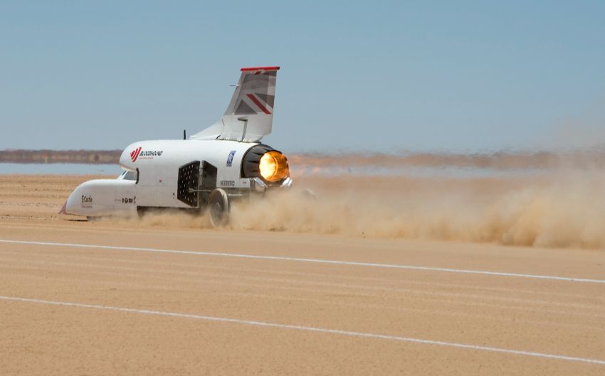 Mobil Supersonik Berkecepatan Menyamai Cahaya Diuji Coba