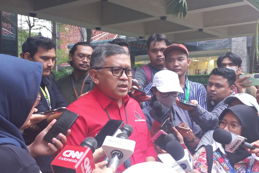 Hasto Bicara Status Gibran dan Bobby Nasution di PDIP: Sudah Tutup Buku