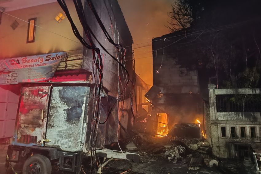 20 Rumah di Muara Angke Terbakar Akibat Trafo Meledak, Ratusan Orang Mengungsi