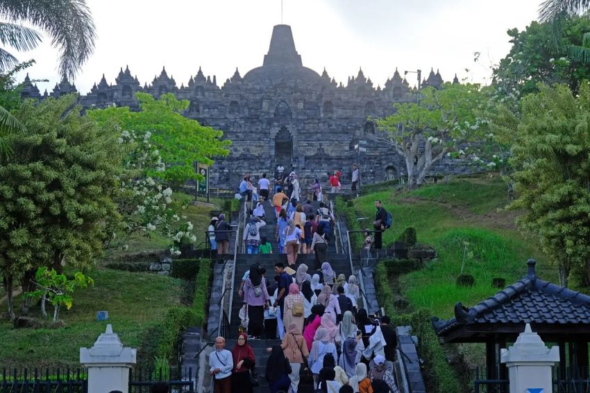978,5 Ribu Wisatawan Asing Kunjungi Indonesia di Oktober 2023