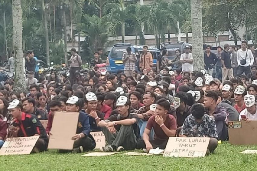 Gelar Mimbar Bebas, Ratusan Mahasiswa di Medan Tolak Politik Dinasti