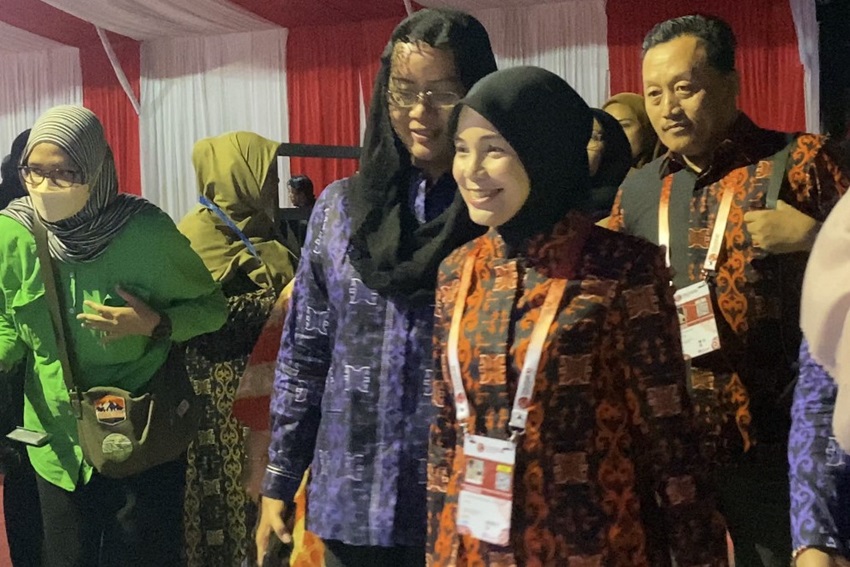 Siti Atikoh Dapat Sambutan Hangat saat Datang ke Munas Pramuka di Aceh