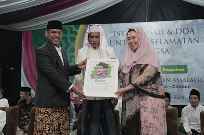 Istighosah di Ponpes Assalafiah Cirebon, Yenny Wahid: Ganjar-Mahfud Komitmen Majukan Pesantren