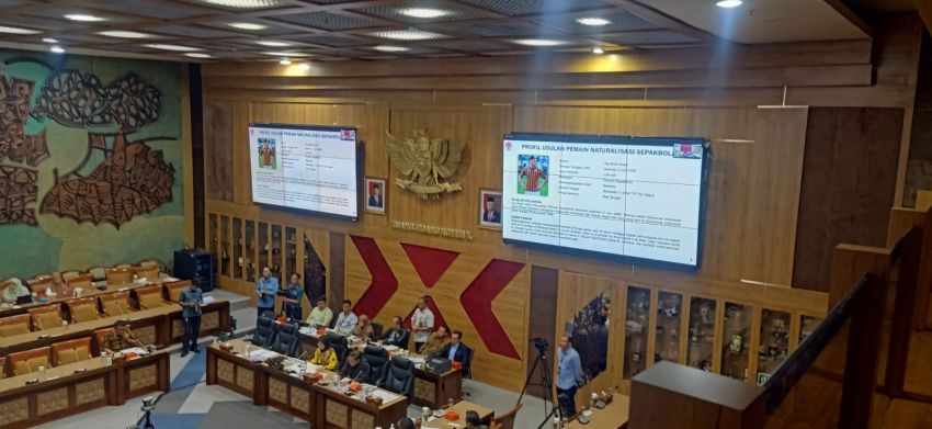 Proses Naturalisasi Pemain Timnas Indonesia: DPR-Menpora Miskomunikasi