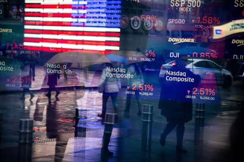 Wall Street Dibuka Koreksi, Pasar Waspadai Data Ekonomi AS Pekan Ini