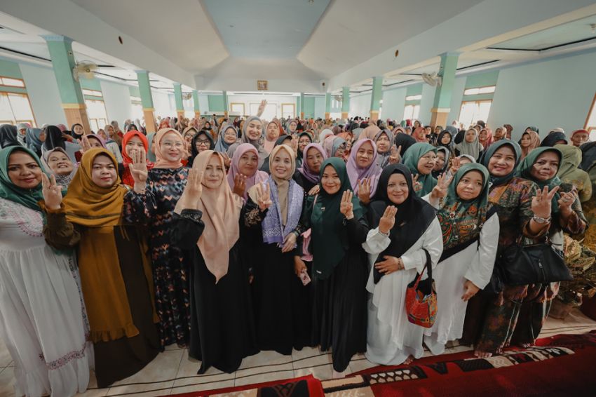 Dikunjungi Siti Atikoh, Ibu-ibu di Ciamis Dukung Ganjar-Mahfud
