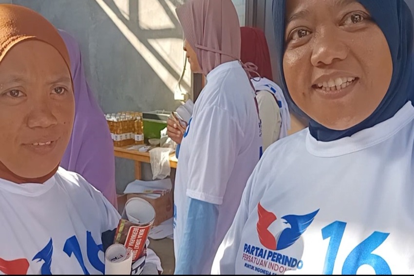 Caleg Perindo Gelar Bazar Murah di Tapos Depok, Emak-emak: Sangat Membantu