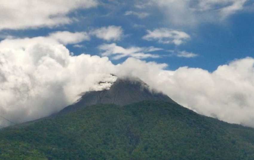 Aktivitas Vulkanik Lewotobi Laki-laki Menurun, 1 Kali Letusan dan 13 Kali Guguran Selama 12 Jam