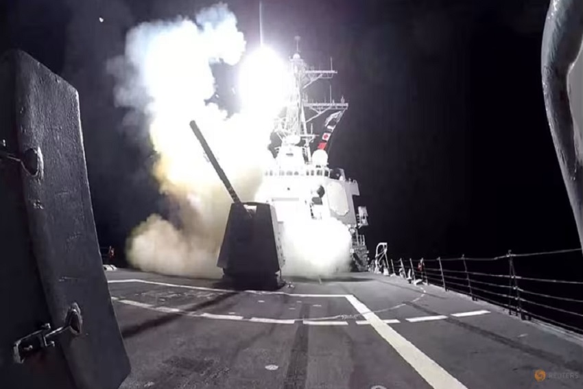 Pasukan AS Melancarkan 5 Serangan dengan Drone Laut dan Rudal Anti-Kapal ke Lawan Houthi