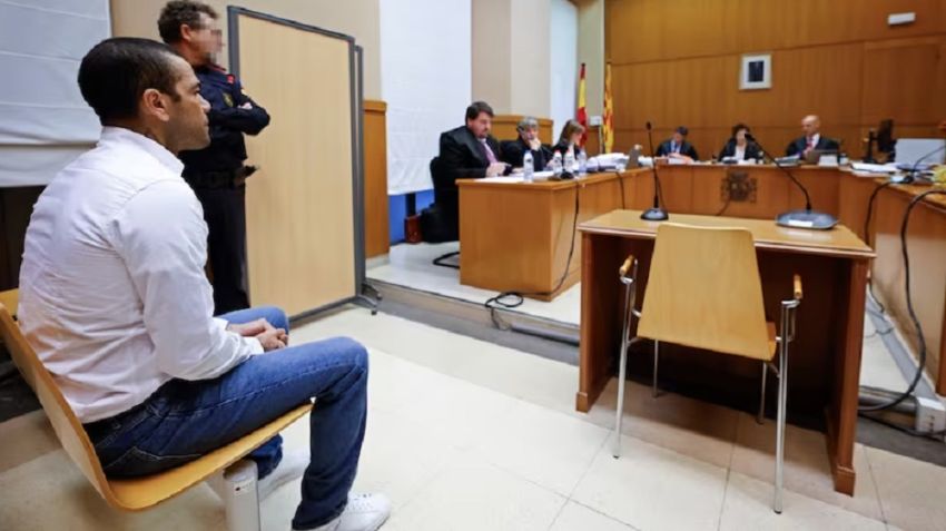 Dani Alves Divonis 4,6 Tahun Penjara Gara-gara Kasus Pemerkosaan