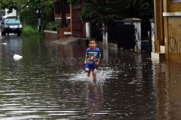 Hujan Lebat hingga Pagi Hari, BPBD DKI Laporkan 5 Ruas Jalan Banjir