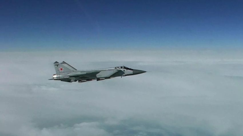 Jet Tempur MiG-31 Rusia Usir 2 Pesawat Pembom B-1 AS