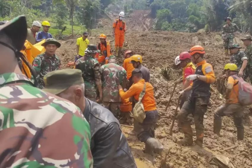 BNPB Sebut 11 Orang Hilang Akibat Longsor di Bandung Barat