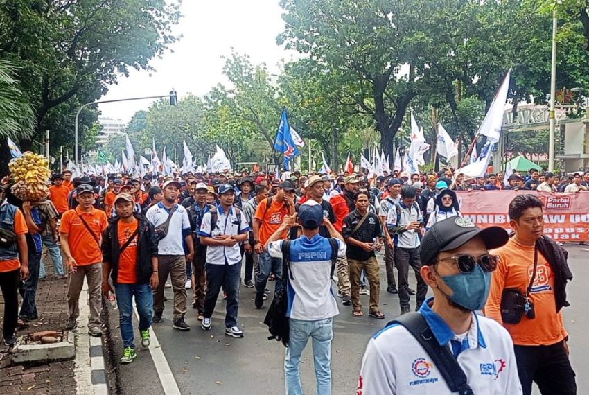 May Day, Massa Buruh Mulai Long March dari Balai Kota Jakarta ke Patung Kuda