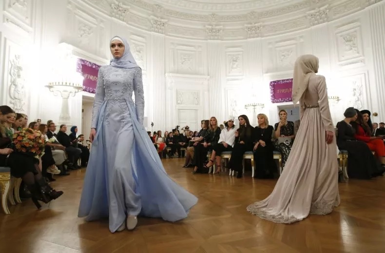 Rusia Izinkan Jilbab untuk Foto Paspor dan Aplikasi Warga Negara