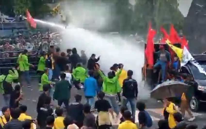 Demo Buruh Berujung Anarkistis, Satu Mahasiswa Terluka