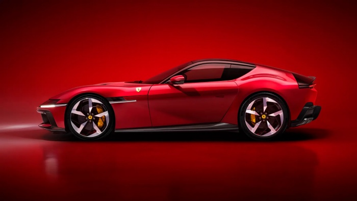 Ogah Beralih ke Tenaga EV, Ferrari Kenalkan Mobil 12 Silinder