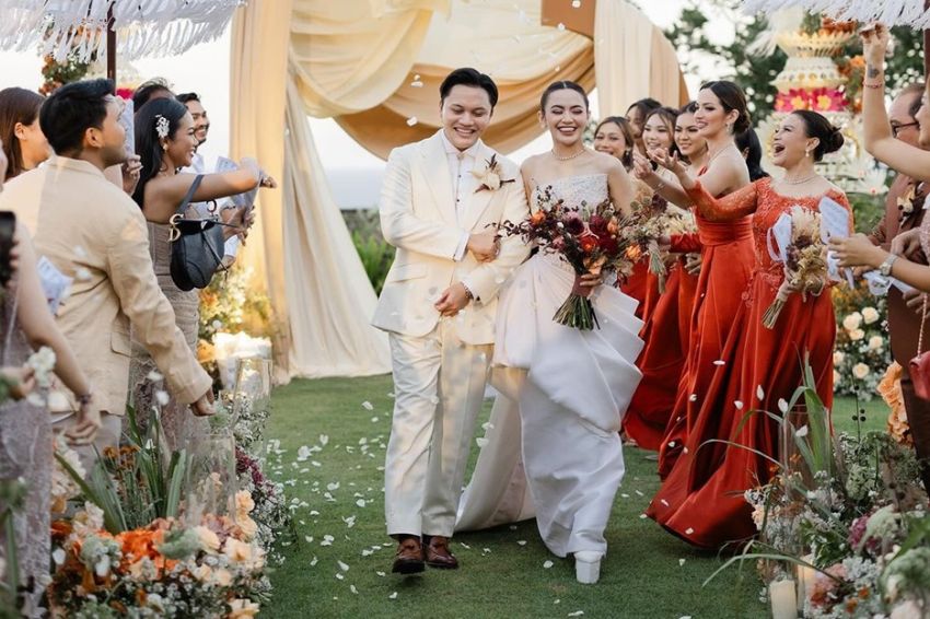 5 Potret Resepsi Pernikahan Rizky Febian-Mahalini di Bali