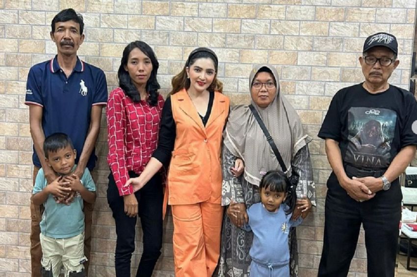 Ashanty Bantu Keluarga Vina Cirebon lewat  Podcast