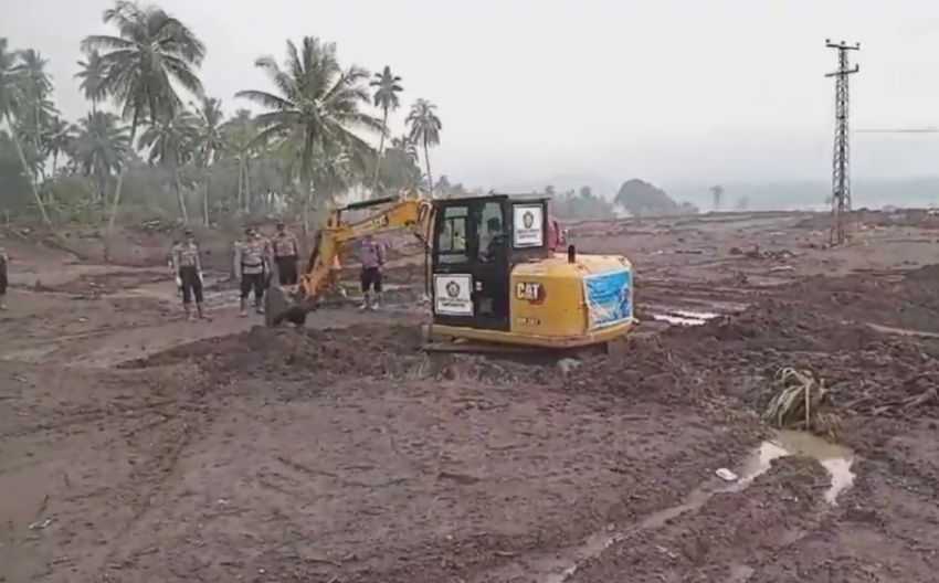 Operasi Pencarian 10 Korban Banjir Bandang Tanah Datar Berlanjut, Alat Berat Dikerahkan