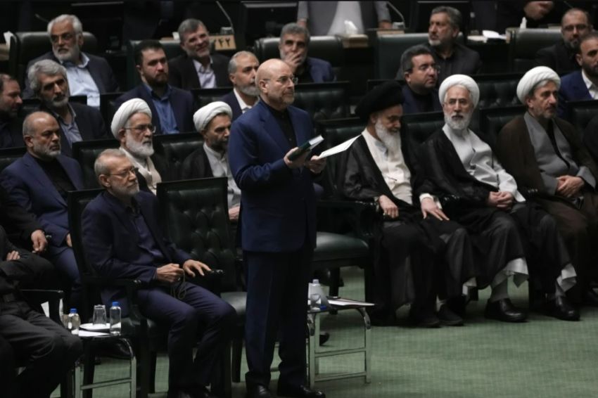 Siap Bersaing dengan Ahmadinejad, Ketua Parlemen Iran Daftar Pemilu Presiden
