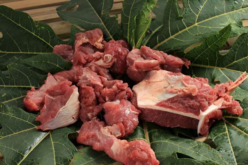 Cara Hilangkan Bau Prengus Daging Kambing dengan Daun Pepaya