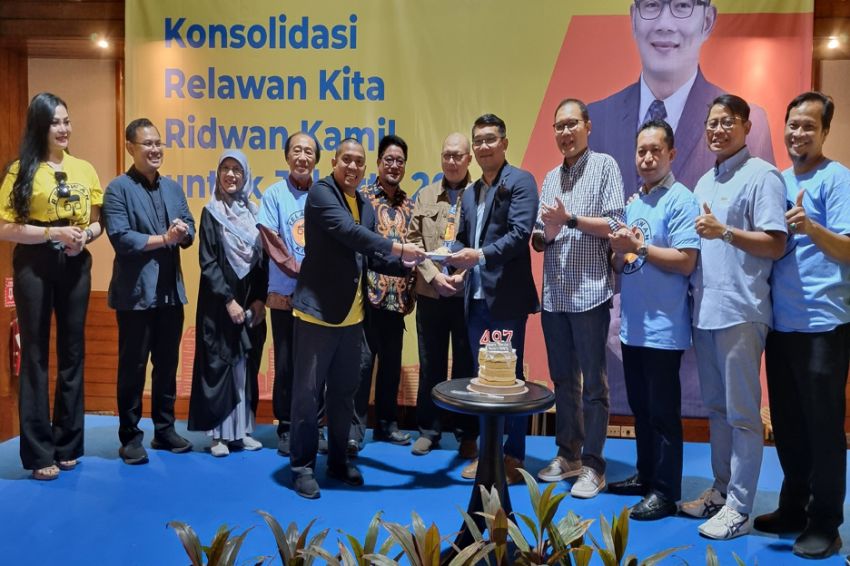 Makna Ridwan Kamil Tiup Lilin dan Potong Kue HUT Ke-497 Jakarta versi Relawan Pendukung