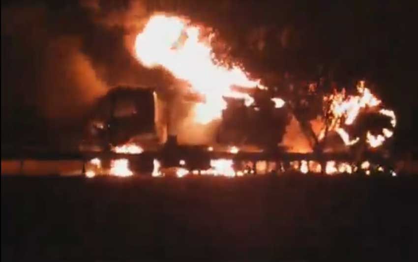 Truk Tangki Pertamina Meledak dan Terbakar di Tol Ngawi
