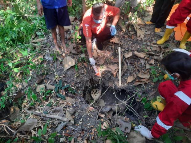 Kronologi Mayat Wanita Setengah Telanjang dan Tangan Diikat Tali Rafia Ditemukan di Lubang Aliran Air