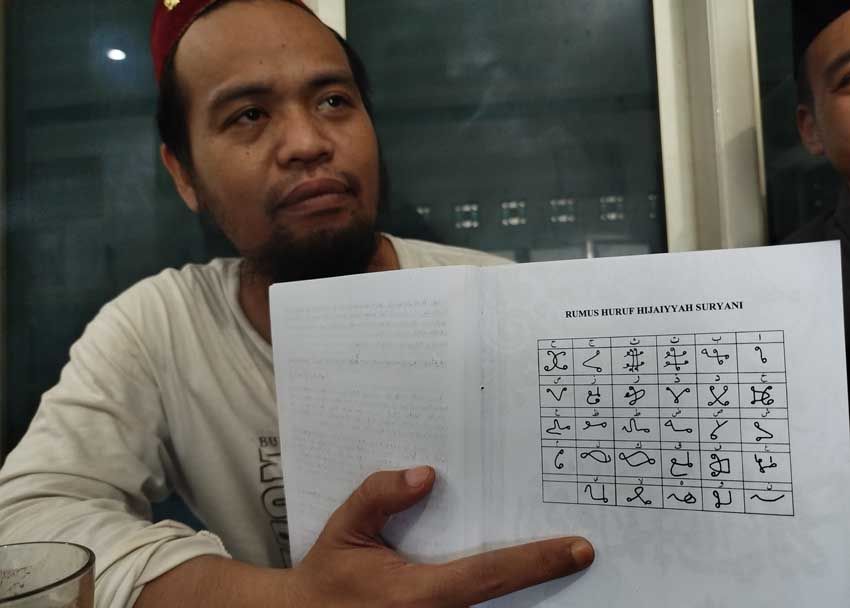 Bahasa Semut Abuya Ghufron Ulama Ponpes di Malang yang Tuai Kontroversi di Medsos