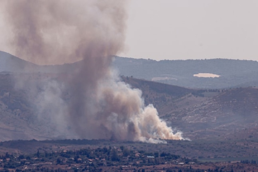 Di Ambang Perang Habis-habisan, Puluhan Roket Hizbullah Hujani Pangkalan Militer Israel