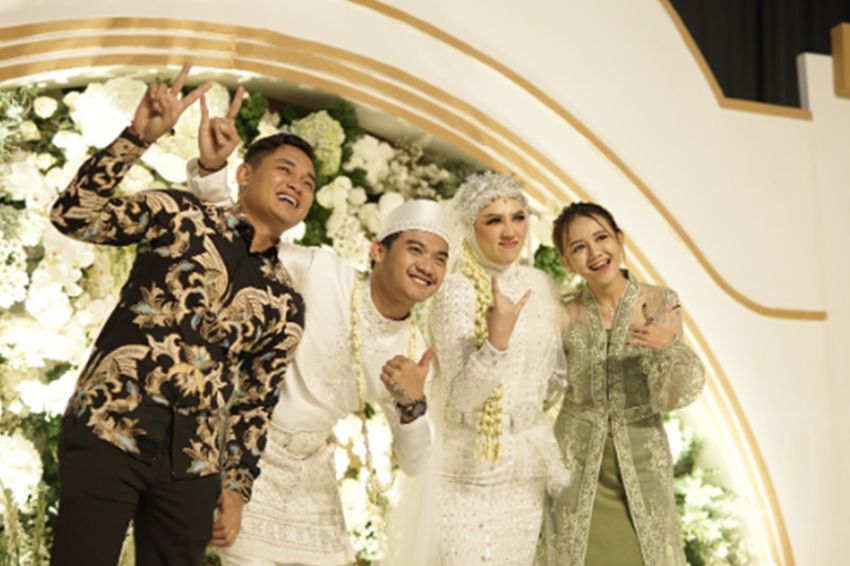 Unggah Foto Pernikahannya dengan Gilga Sahid, Happy Asmara Beri Ucapan ke Diri Sendiri: Samawa Ya