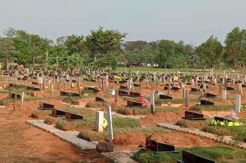 Makam Perempuan di Banyuwangi Porak Poranda, 2 Tali Pocong Hilang