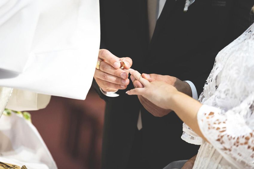 Beda Pendapat Ulama tentang Adanya Saksi dalam Pernikahan