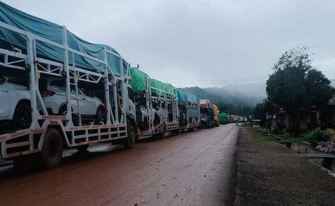 Imbas Pelebaran Jalan dan Hujan Deras, Kemacetan di Jalan Trans Sulawesi Capai 3 KM