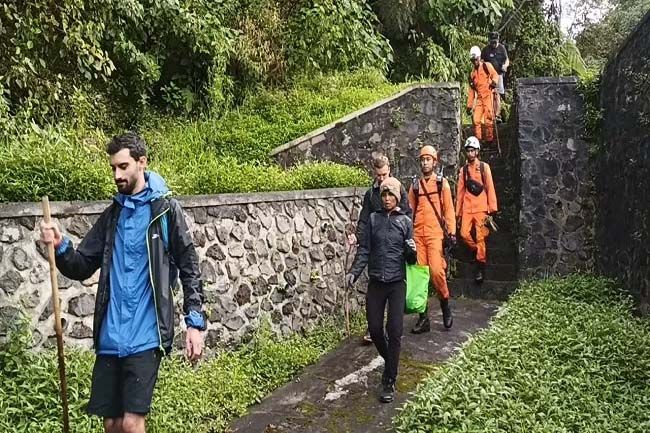 2 Bule Inggris Tersesat di Gunung Agung Bali, Ditemukan Linglung Teriak Minta Tolong