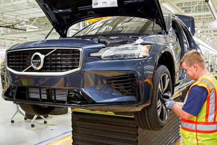 Tak Bisa Diselamatkan, Volvo Akhirnya Hentikan Produksi S60