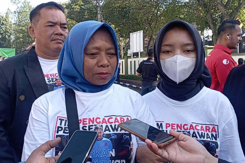 Gunakan Kaus Dukungan Bebaskan Pegi, Kartini: Minta Doanya dari Netizen dan Warga Indonesia
