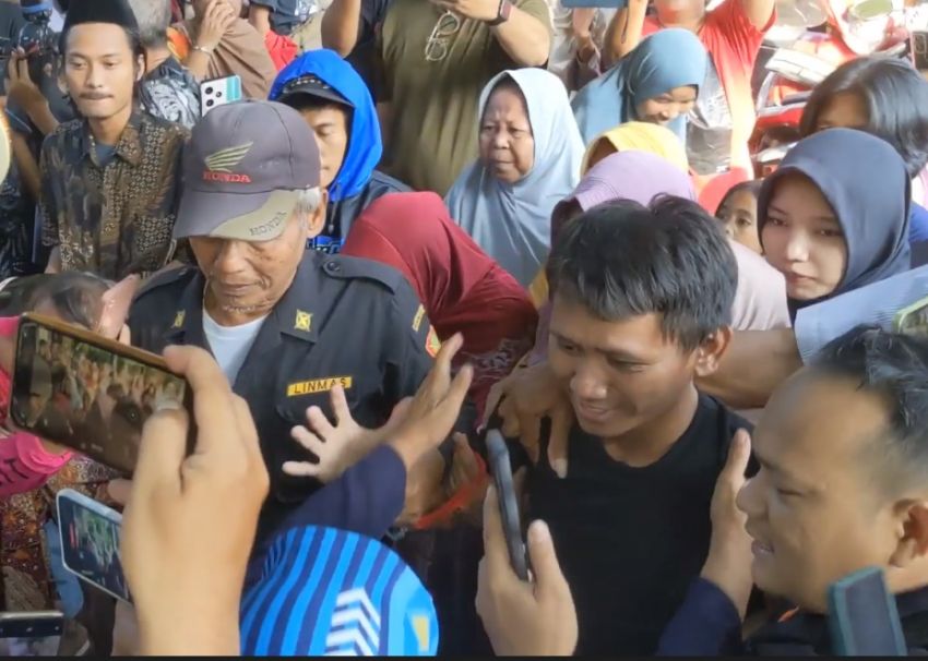 Pegi Setiawan Pulang ke Cirebon usai Dibebaskan Polda Jabar, Disambut Hangat Ratusan Warga