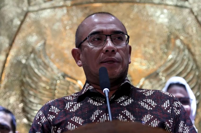 Hasyim Asy'ari Dilantik di Istana 12 April 2022, Diberhentikan Jokowi 9 Juli 2024