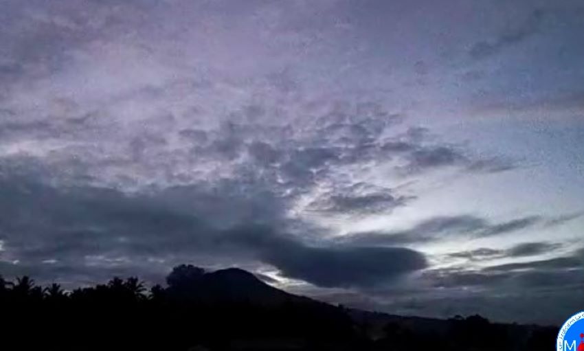 Gunung Ibu 4 Kali Erupsi Beruntun, Warga Radius 4 Km Diminta Menjauh